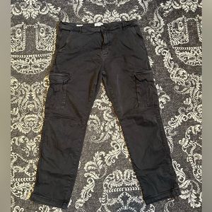 Men’s black cargo pants